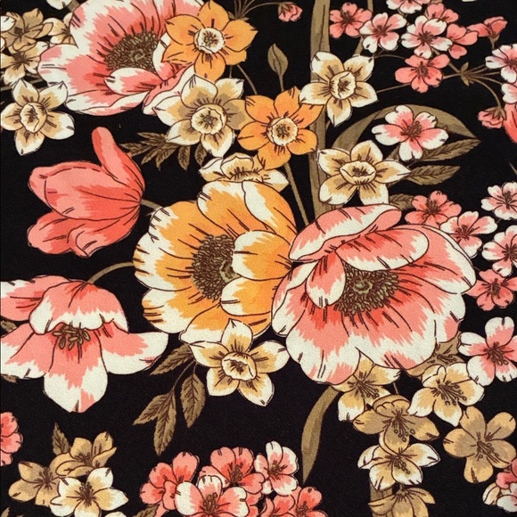 Kim & Cami Floral Short Sleeve Tee - Black and Pink - Picture 8 of 14